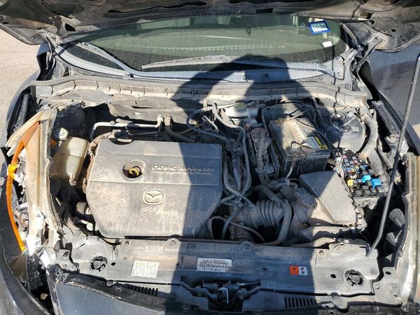 2013 MAZDA 3 SV/Base — Engine bay