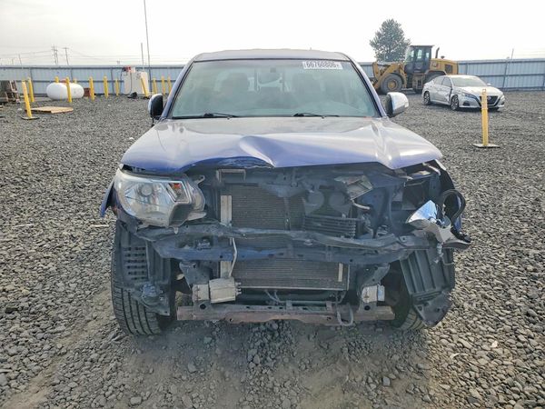 2015 TOYOTA TACOMA Delux Grade