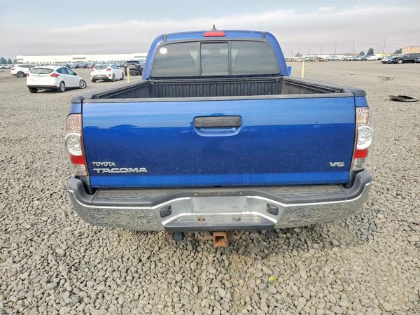 2015 TOYOTA TACOMA Delux Grade