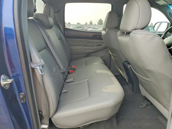 2015 TOYOTA TACOMA Delux Grade