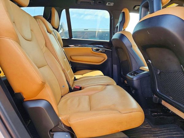 2018 VOLVO XC90 Momentum — PSRS