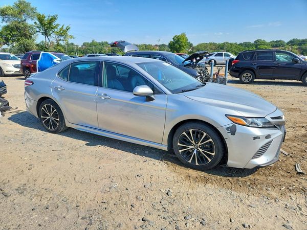 2019 TOYOTA CAMRY L/LE/SE/XLE — Passenger 3/4