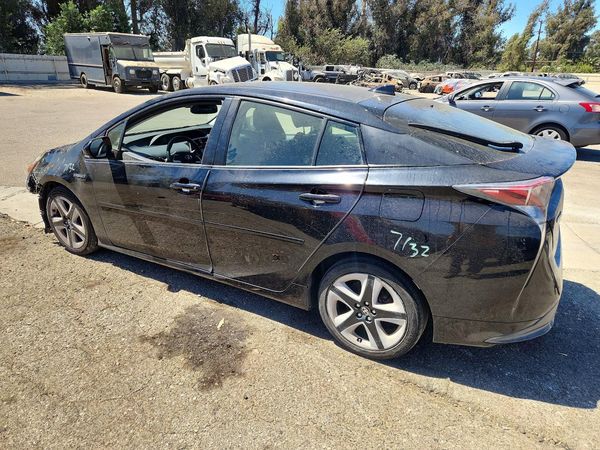 2016 TOYOTA PRIUS