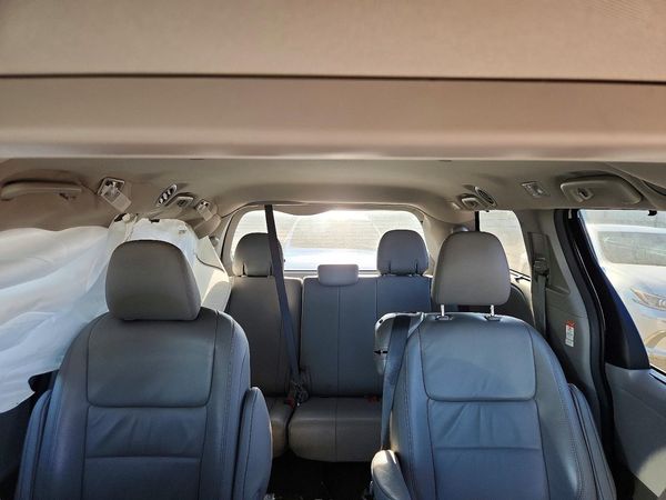 2017 TOYOTA SIENNA
