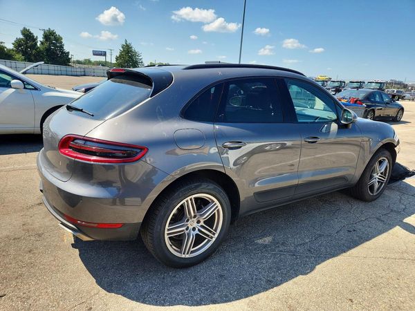 2018 PORSCHE MACAN