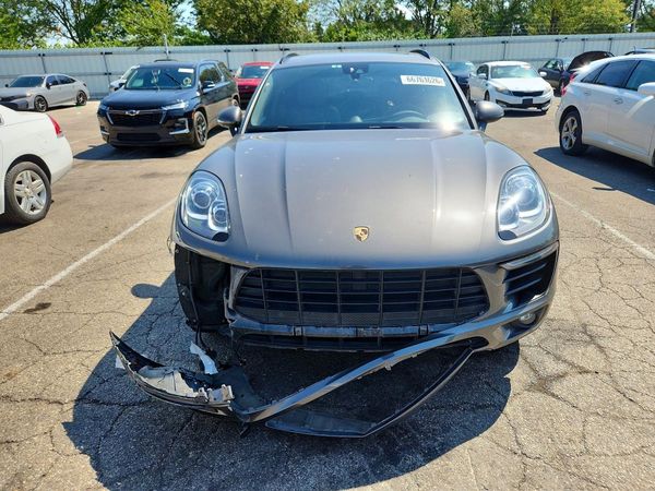 2018 PORSCHE MACAN