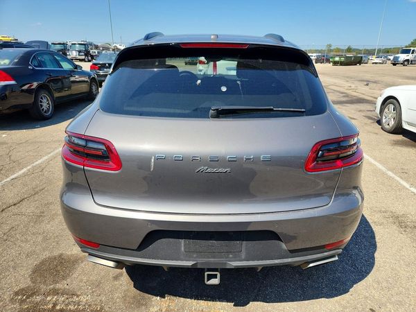 2018 PORSCHE MACAN
