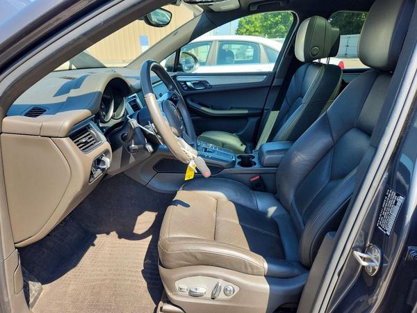 2018 PORSCHE MACAN