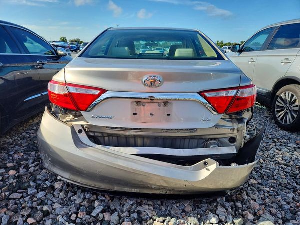 2015 TOYOTA CAMRY