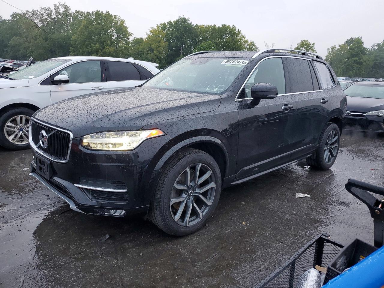 2019 VOLVO XC90 Momentum