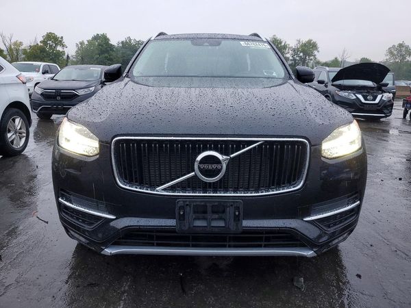 2019 VOLVO XC90 Momentum