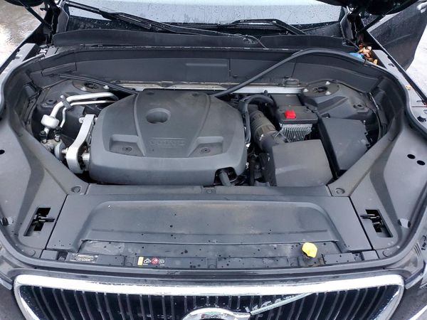 2019 VOLVO XC90 Momentum