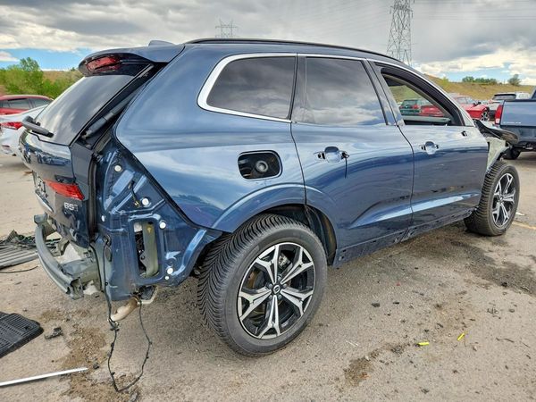 2022 VOLVO XC60