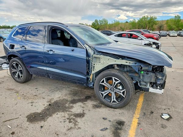2022 VOLVO XC60