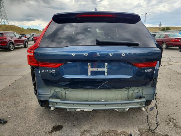 2022 VOLVO XC60