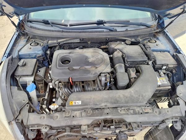 2017 HYUNDAI SONATA SE, Eco — Engine bay
