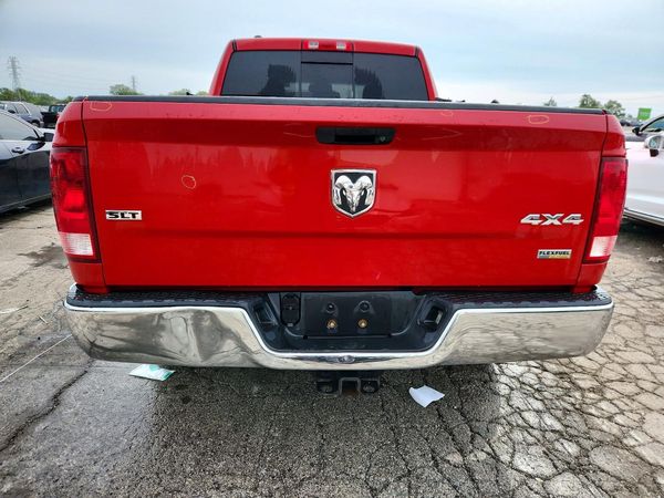2016 RAM 1500 SLT