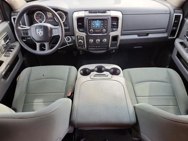 2016 RAM 1500 SLT