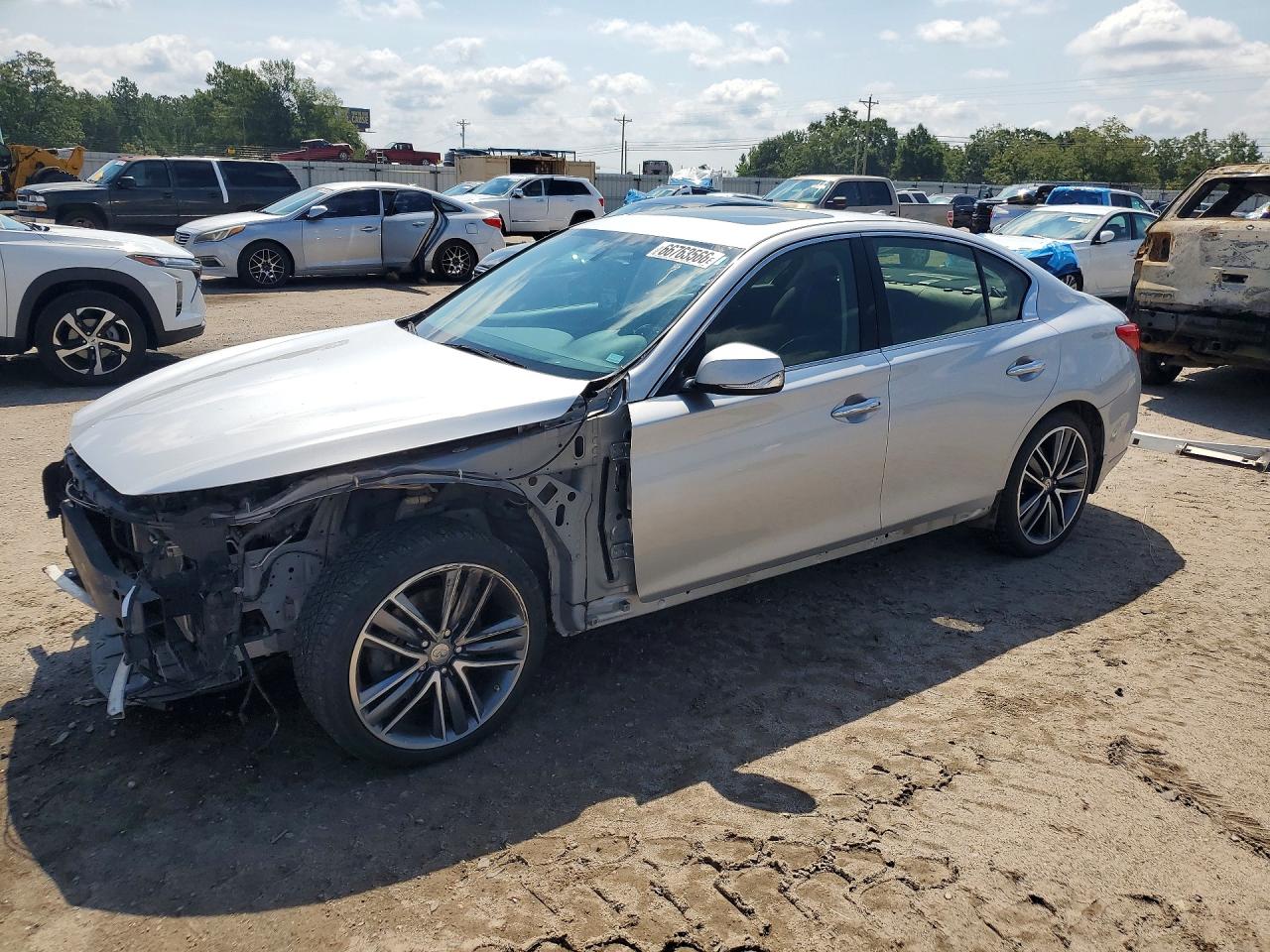 2015 INFINITI Q50