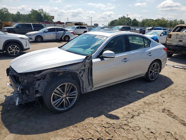 2015 INFINITI Q50