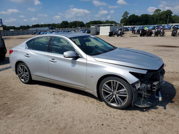 2015 INFINITI Q50