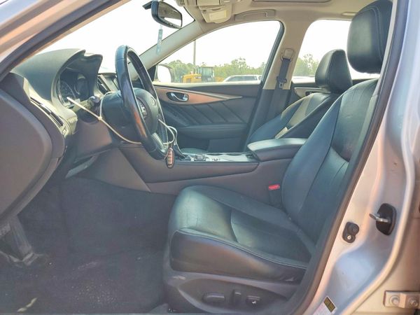 2015 INFINITI Q50