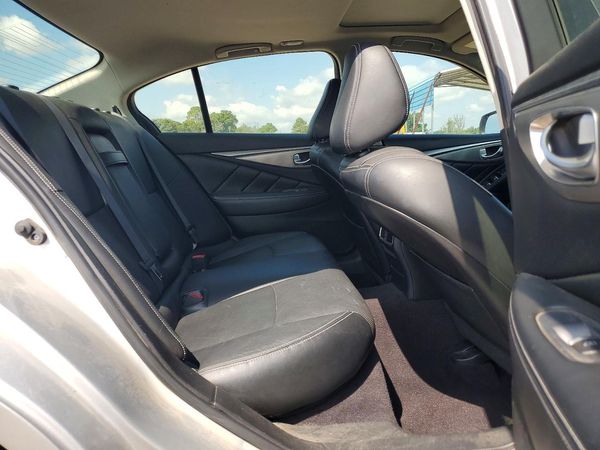 2015 INFINITI Q50