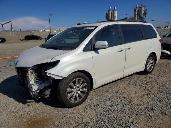 2014 TOYOTA SIENNA