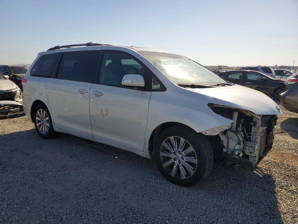 2014 TOYOTA SIENNA
