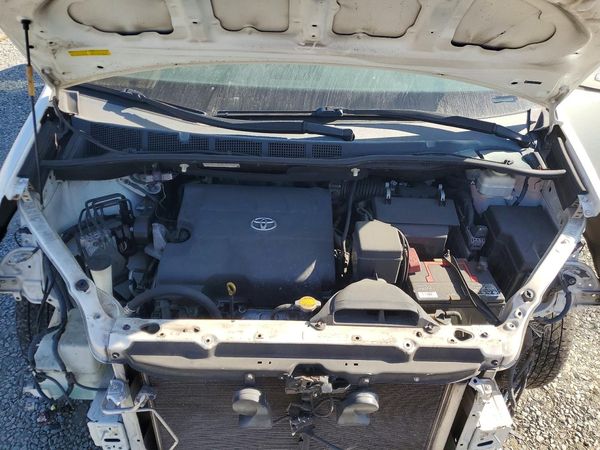 2014 TOYOTA SIENNA