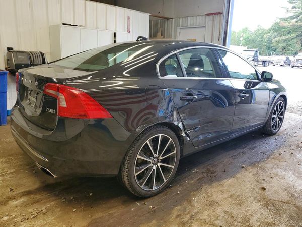 2018 VOLVO S60 Premier