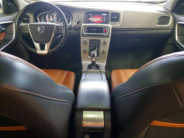 2018 VOLVO S60 Premier