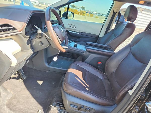 2021 TOYOTA SIENNA