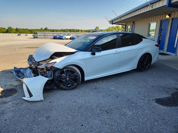 2026 TOYOTA CAMRY