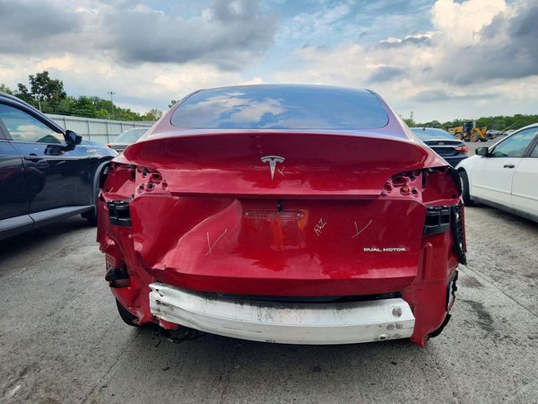 2025 TESLA MODEL Y