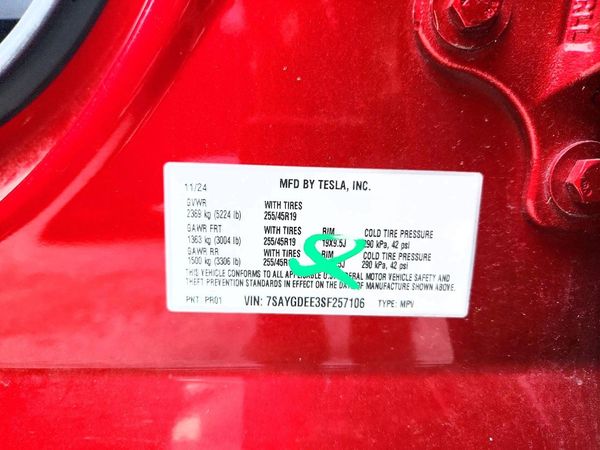 2025 TESLA MODEL Y
