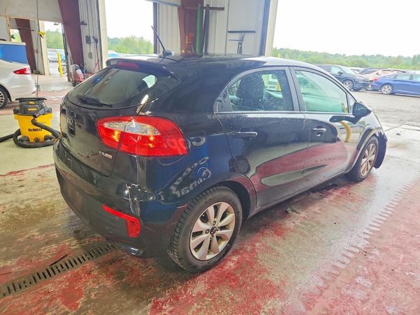 2017 KIA RIO 5-DOOR EX / SX