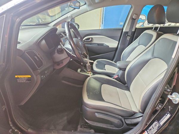 2017 KIA RIO 5-DOOR EX / SX
