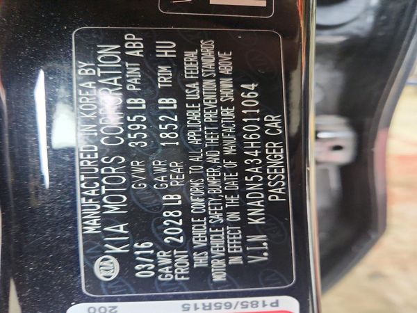 2017 KIA RIO 5-DOOR EX / SX