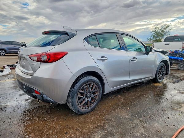 2016 MAZDA 3