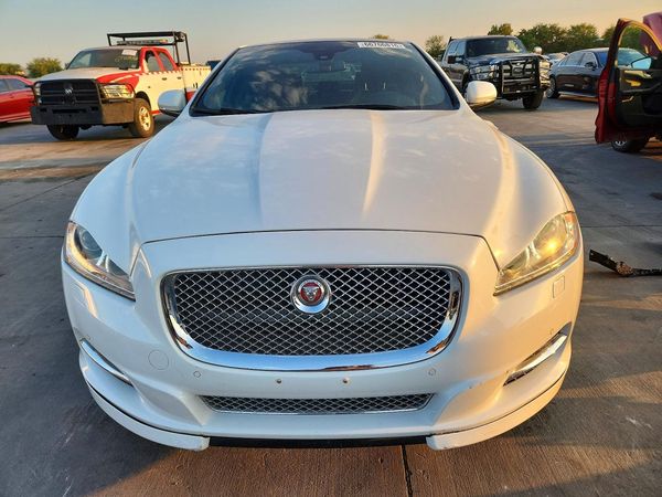 2015 JAGUAR XJ