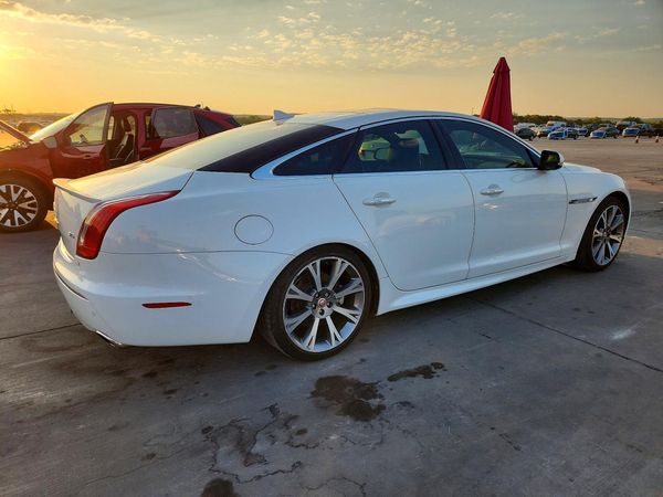 2015 JAGUAR XJ