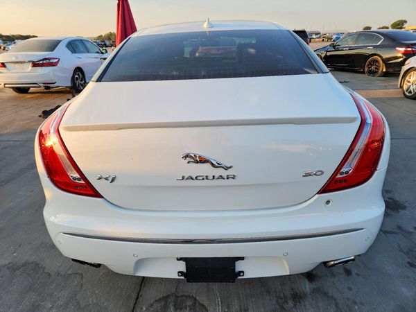 2015 JAGUAR XJ