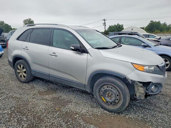 2013 KIA SORENTO