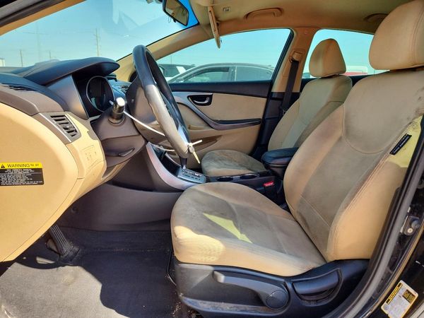 2012 HYUNDAI ELANTRA GLS(Middle grade) — DENT
