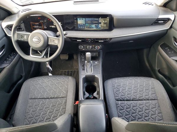 2025 NISSAN KICKS