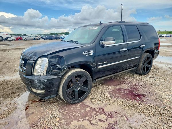 2012 CADILLAC ESCALADE