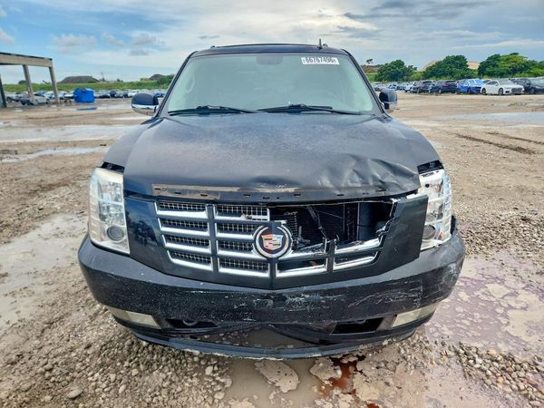 2012 CADILLAC ESCALADE