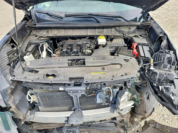2023 NISSAN PATHFINDER SV — Engine bay