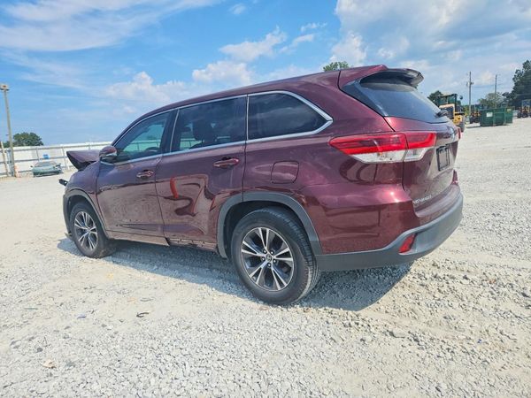 2018 TOYOTA HIGHLANDER LE